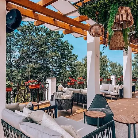 Daire Garden In Santa Marina Village *