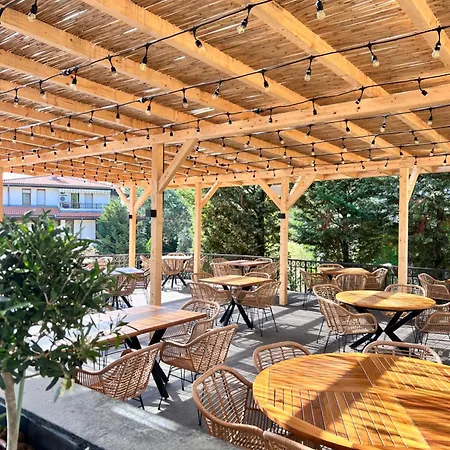 Апартамент Garden In Santa Marina Village Созопол