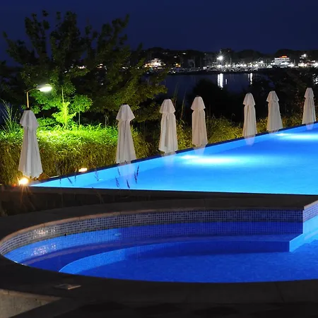 Garden In Santa Marina Village Daire *