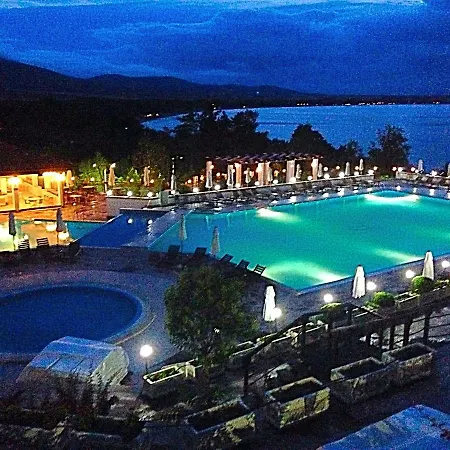 Garden In Santa Marina Village Daire *