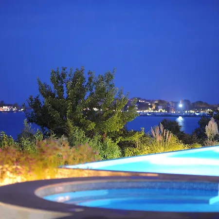 Garden In Santa Marina Village Daire *