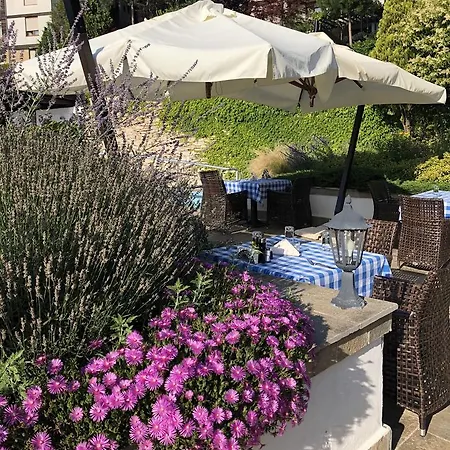 Daire Garden In Santa Marina Village *